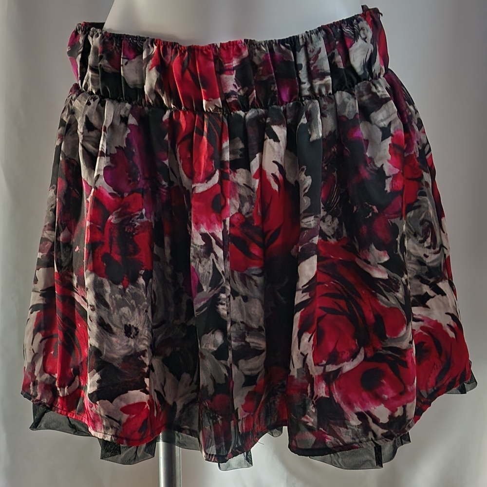 Candie's Floral Chiffon Mini Skirt in Pink and Black - Picture 4 of 8
